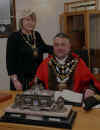 04-mayor.jpg (193186 bytes)