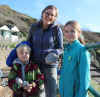 06-family-rocks.jpg (518189 bytes)